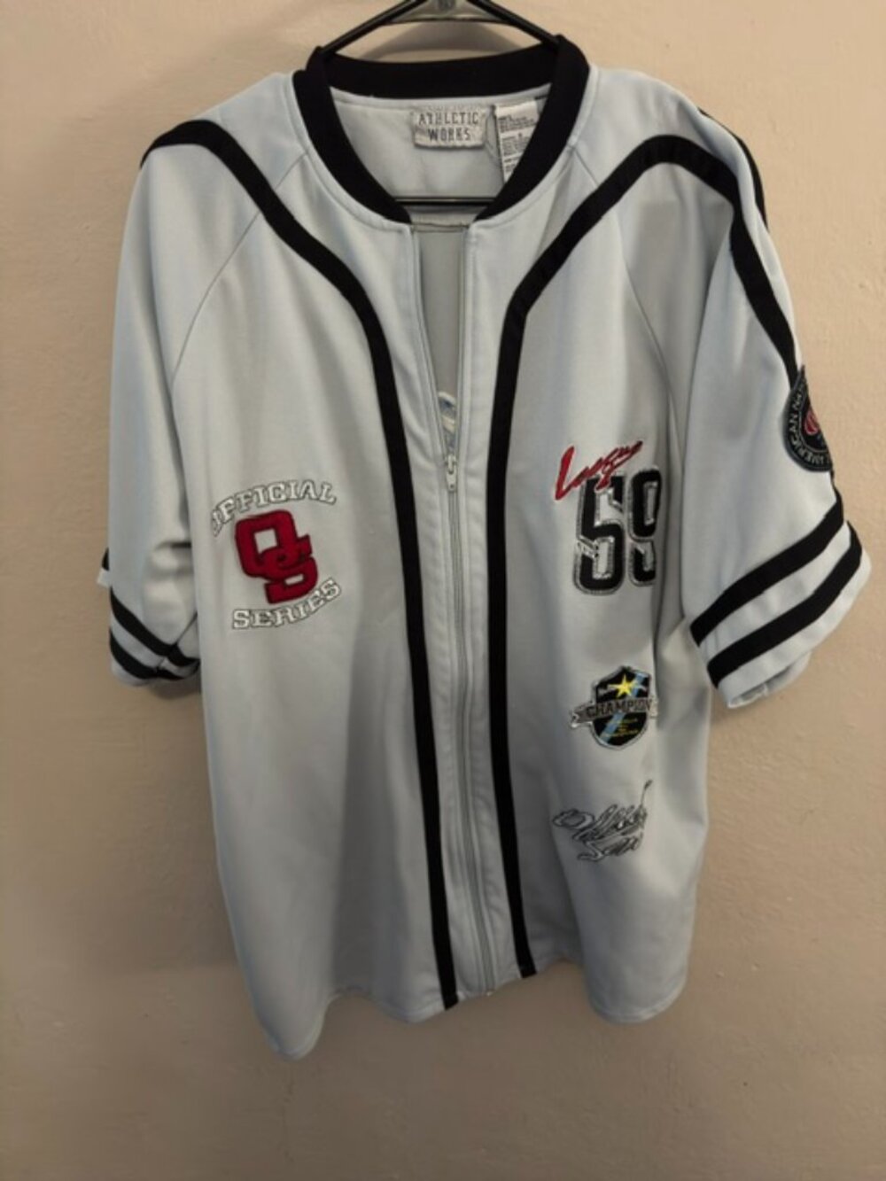 Men's baseball style jersey